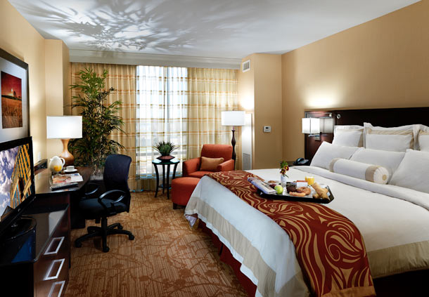 Bloomington-Normal Marriott Hotel and Conference Center - Room Photo